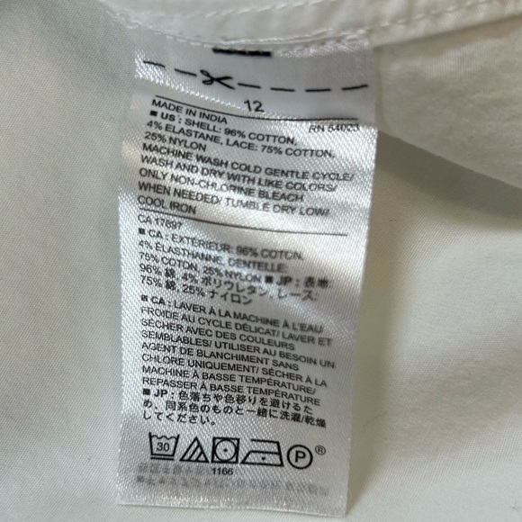 Romantic Banana Republic White Button Up with Lace Detail in the Back. Size 12. - Picture 7 of 7